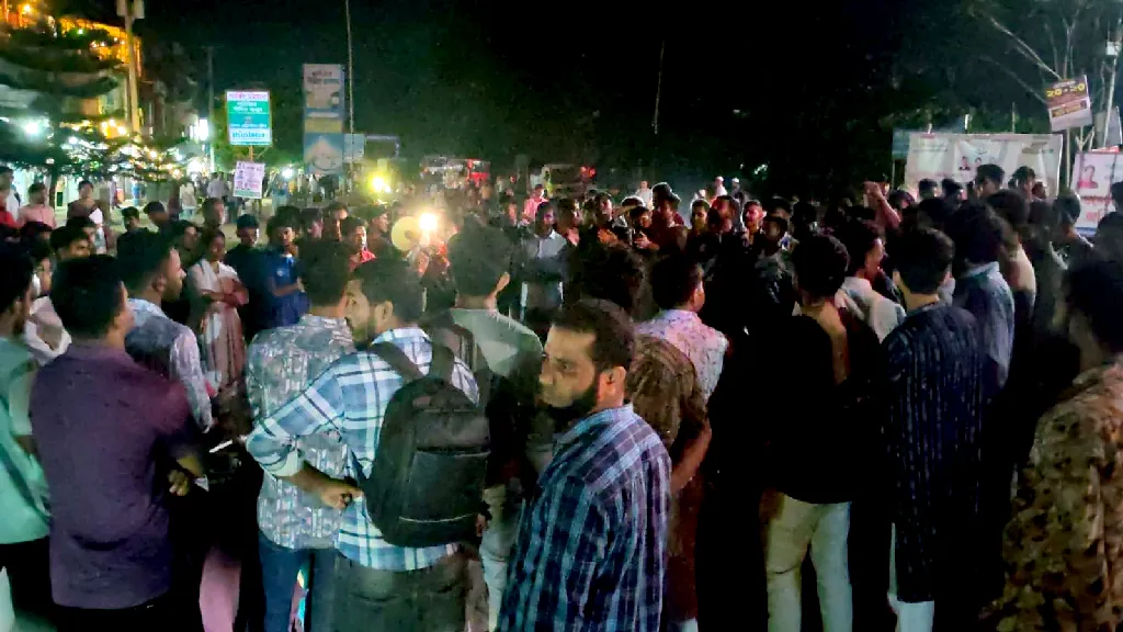 ইয়াসিনের মৃত্যুর প্রতিবাদে মহাসড়ক অবরোধ, ববি শিক্ষার্থীদের দাবি এক কোটি টাকা ক্ষতিপূরণ