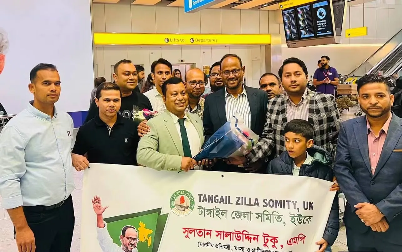 লন্ডনের হিথ্রো বিমানবন্দরে প্রতিমন্ত্রী টুকুকে ফুলেল শুভেচ্ছা